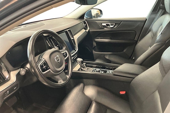 Volvo V60 10 of 30