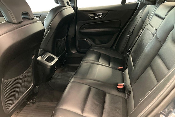 Volvo V60 12 of 30
