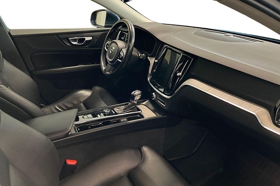 Volvo V60 9 of 30