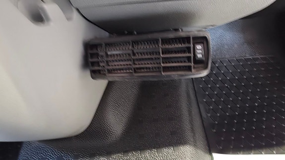 Volkswagen Caravelle 18 of 19