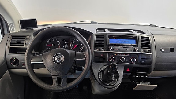 Volkswagen Caravelle 13 of 19