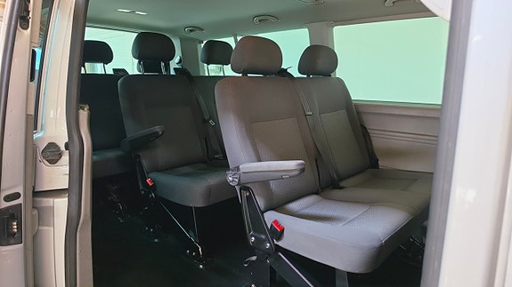 Volkswagen Caravelle 9 of 19