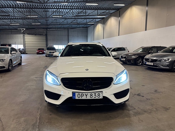 Mercedes-Benz C250 d 2 of 25