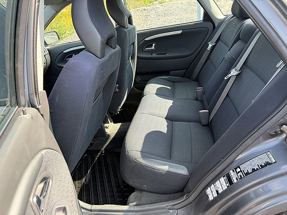 Volvo S40 12 of 27