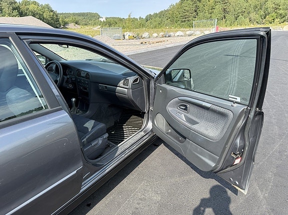 Volvo S40 15 of 27