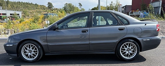 Volvo S40 3 of 27