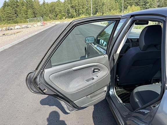 Volvo S40 11 of 27