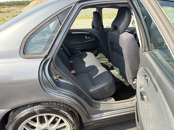 Volvo S40 14 of 27