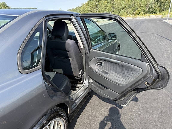 Volvo S40 13 of 27