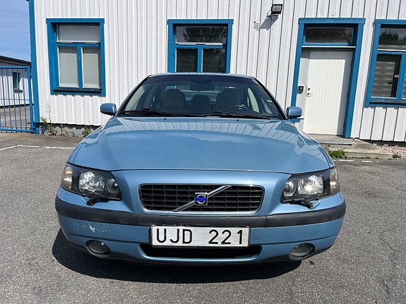 Volvo S60 3 of 12