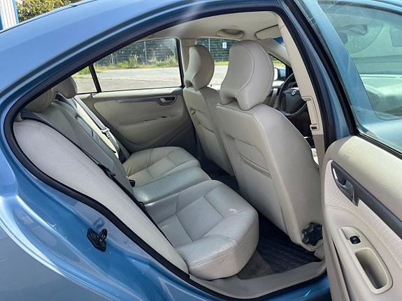 Volvo S60 9 of 12