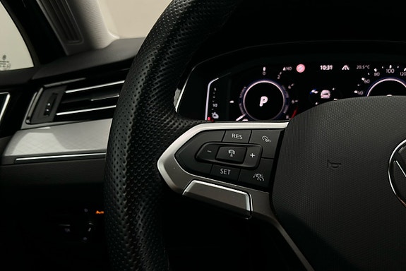 Volkswagen Passat 25 of 27