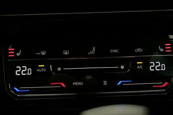 Volkswagen Passat 19 of 27