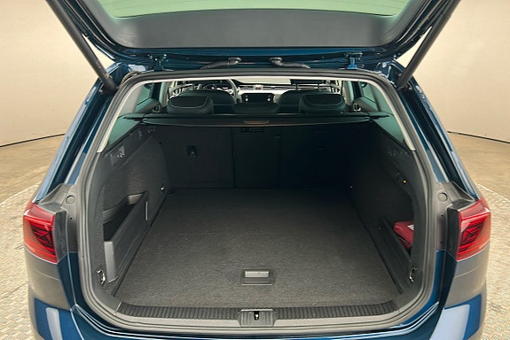 Volkswagen Passat 14 of 27