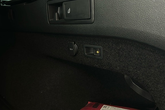 Volkswagen Passat 16 of 27