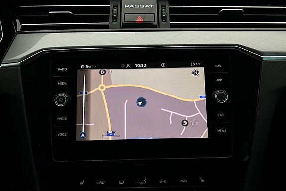 Volkswagen Passat 8 of 27