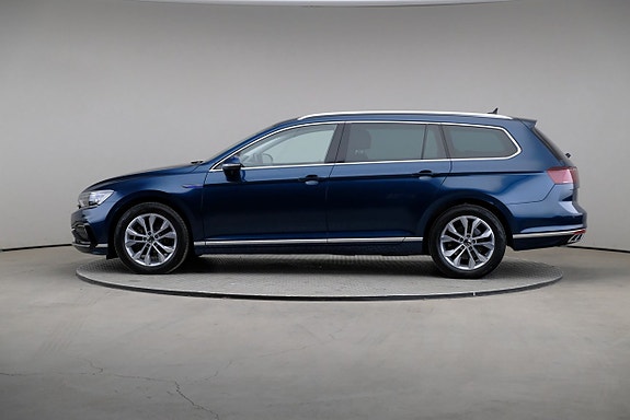 Volkswagen Passat 4 of 27