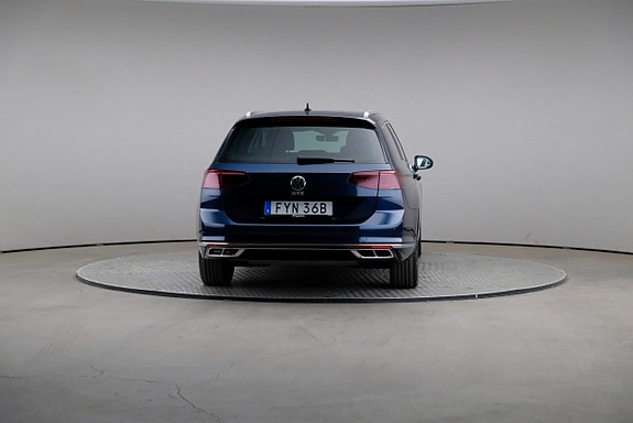 Volkswagen Passat 5 of 27
