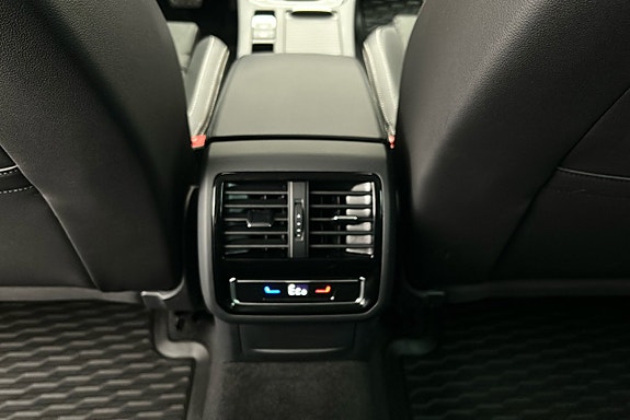 Volkswagen Passat 21 of 27