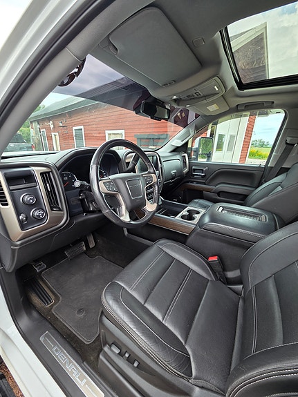 GMC Sierra 9 of 9