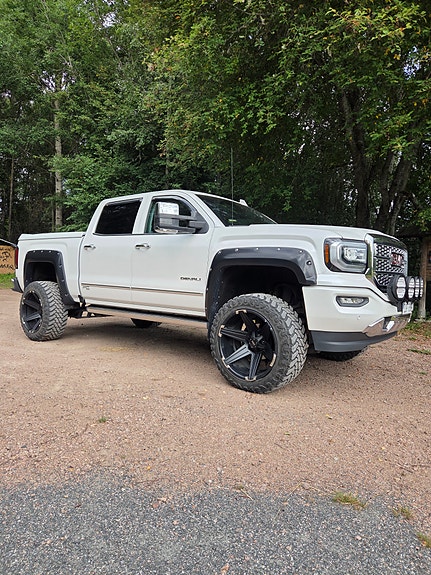 GMC Sierra 4 of 9