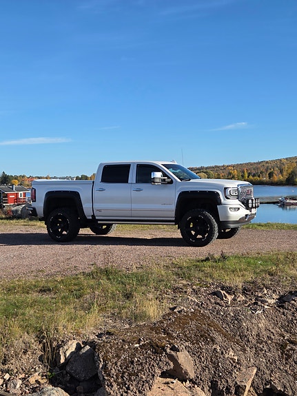 GMC Sierra 6 of 10