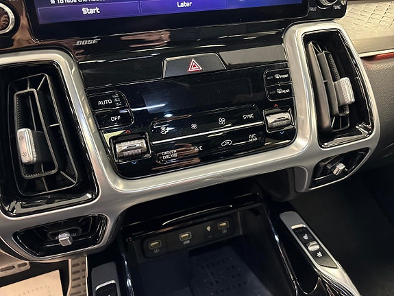 Kia Sorento 14 of 16