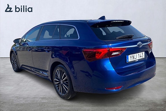 Toyota Avensis 2 of 21