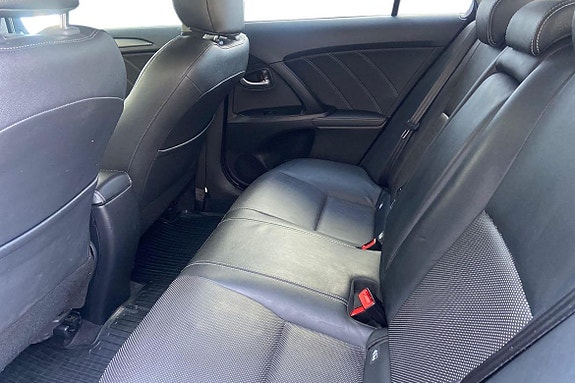 Toyota Avensis 13 of 21