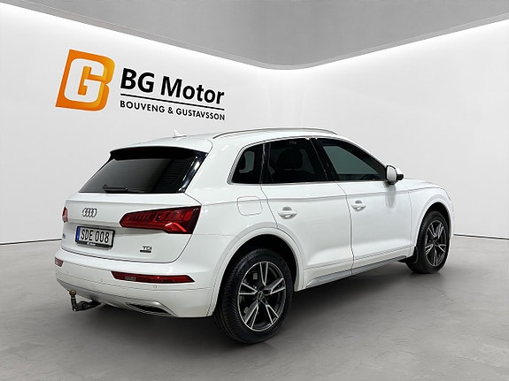 Audi Q5 4 of 19