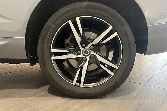 Volvo XC60 17 of 21