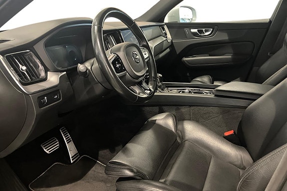 Volvo XC60 14 of 21