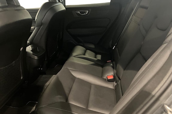 Volvo XC60 13 of 21