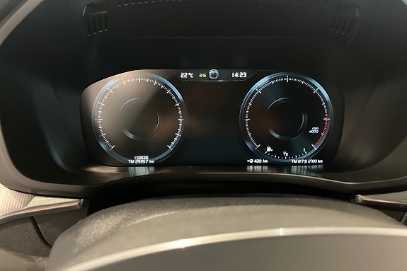 Volvo XC60 16 of 21