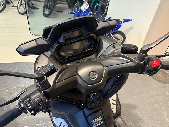 Yamaha X-MAX 300 Tech Max  Endast 7 mil 3 of 9