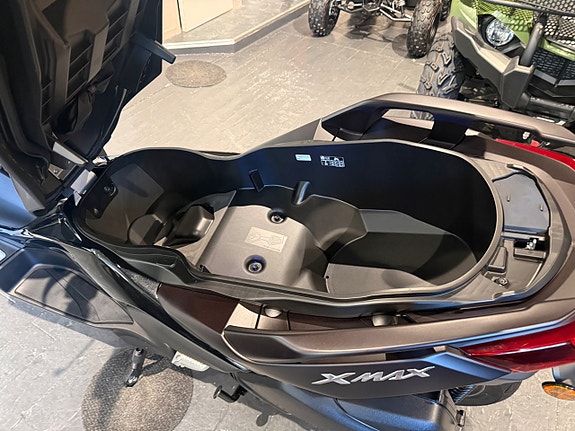 Yamaha X-MAX 300 Tech Max  Endast 7 mil 7 of 9