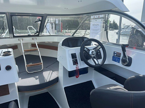AMT 190 HT | Suzuki 115 4 of 8