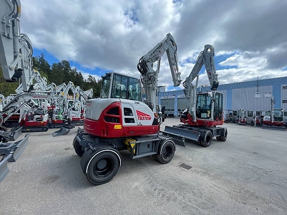 Takeuchi TB370W 5 of 7