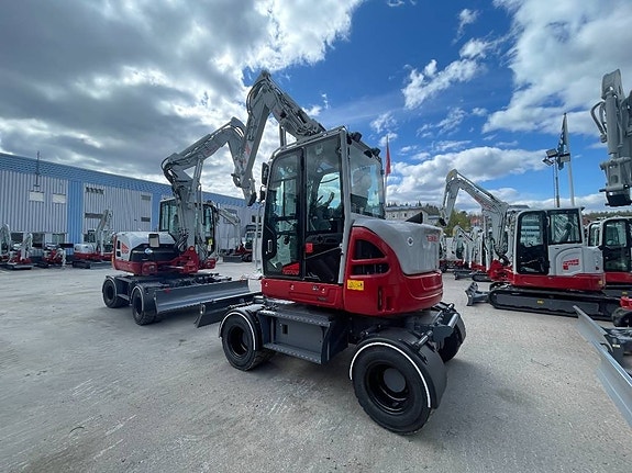 Takeuchi TB370W 3 of 7