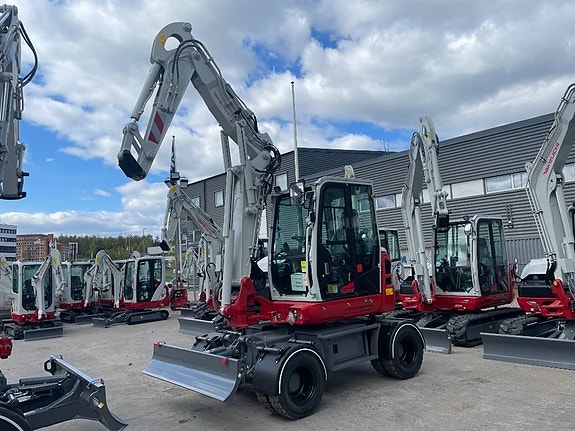 Takeuchi TB370W 4 of 7