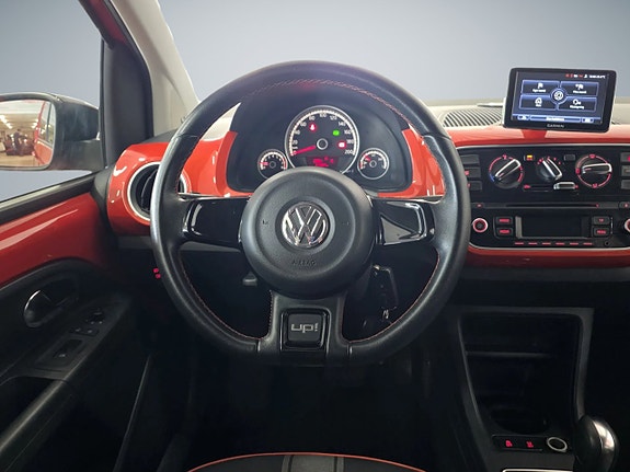 Volkswagen UP! 7 of 12