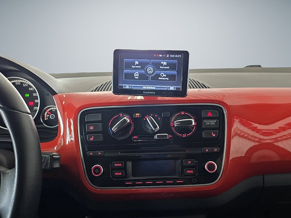 Volkswagen UP! 6 of 12