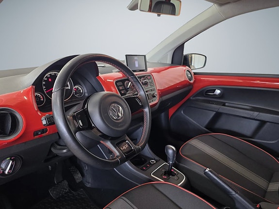 Volkswagen UP! 8 of 12