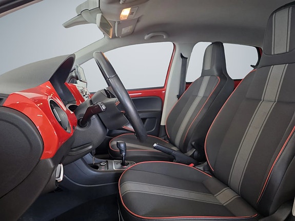 Volkswagen UP! 9 of 12
