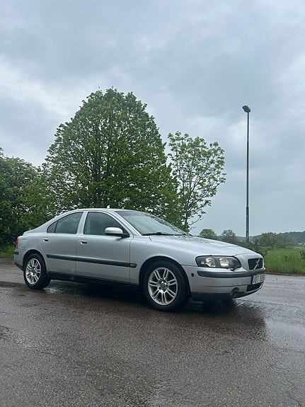 Volvo S60 3 of 4