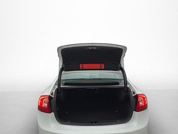 Volvo S60 Cross Country 16 of 20