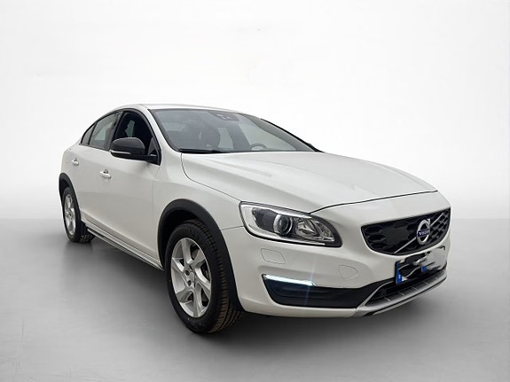 Volvo S60 Cross Country 2 of 20