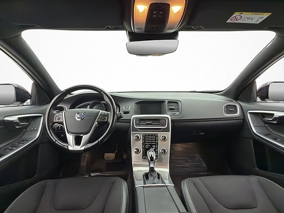 Volvo S60 Cross Country 8 of 20