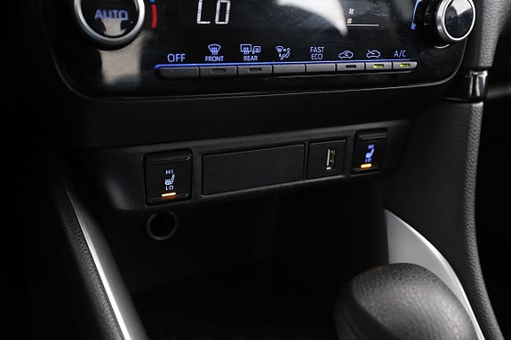 Toyota Yaris 25 of 30