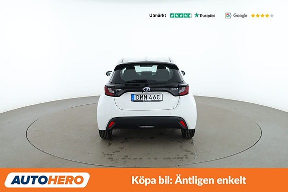 Toyota Yaris 4 of 30